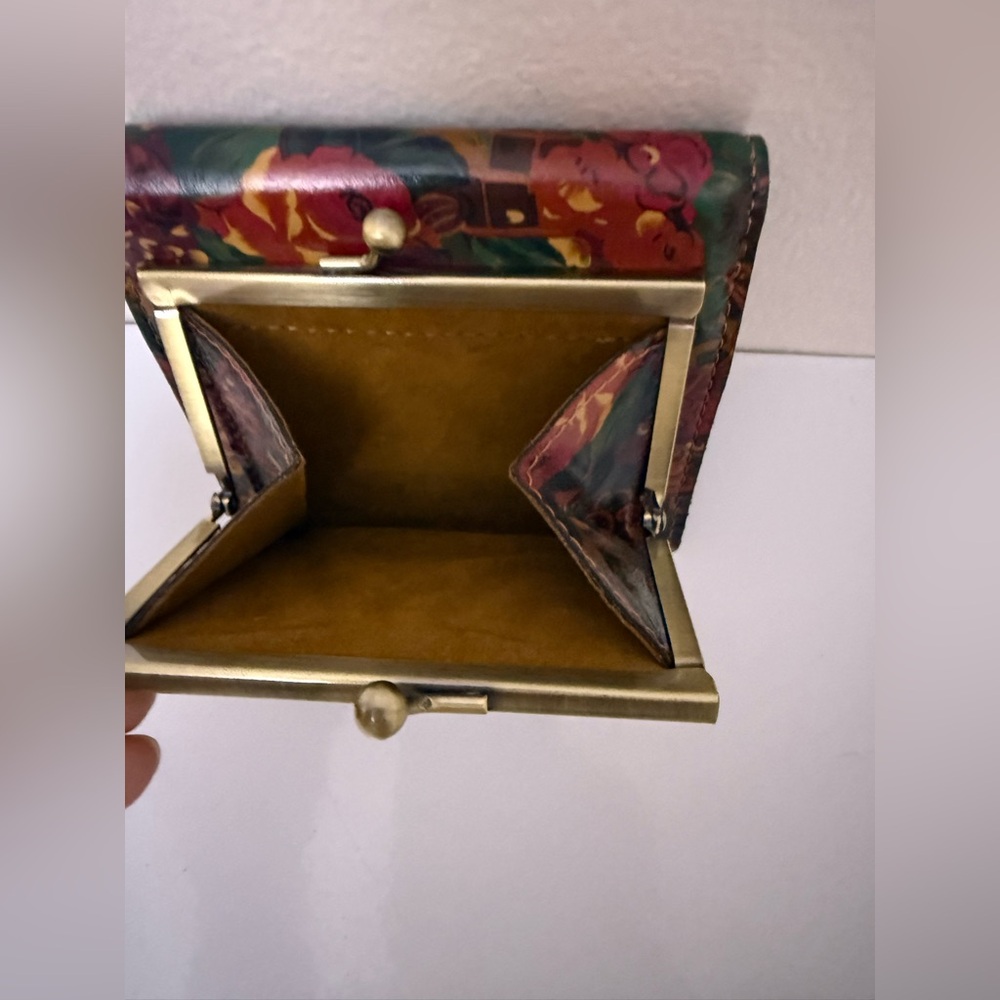 Patricia Nash REITI GOLDEN RUSTIC Bifold Wallet - Picture 5 of 9